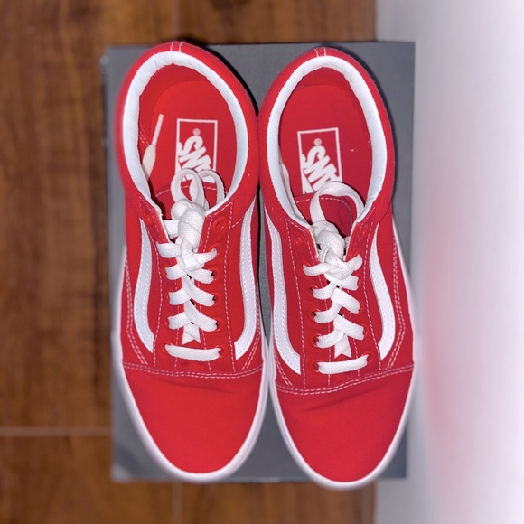 Vans - Picture 2 of 2